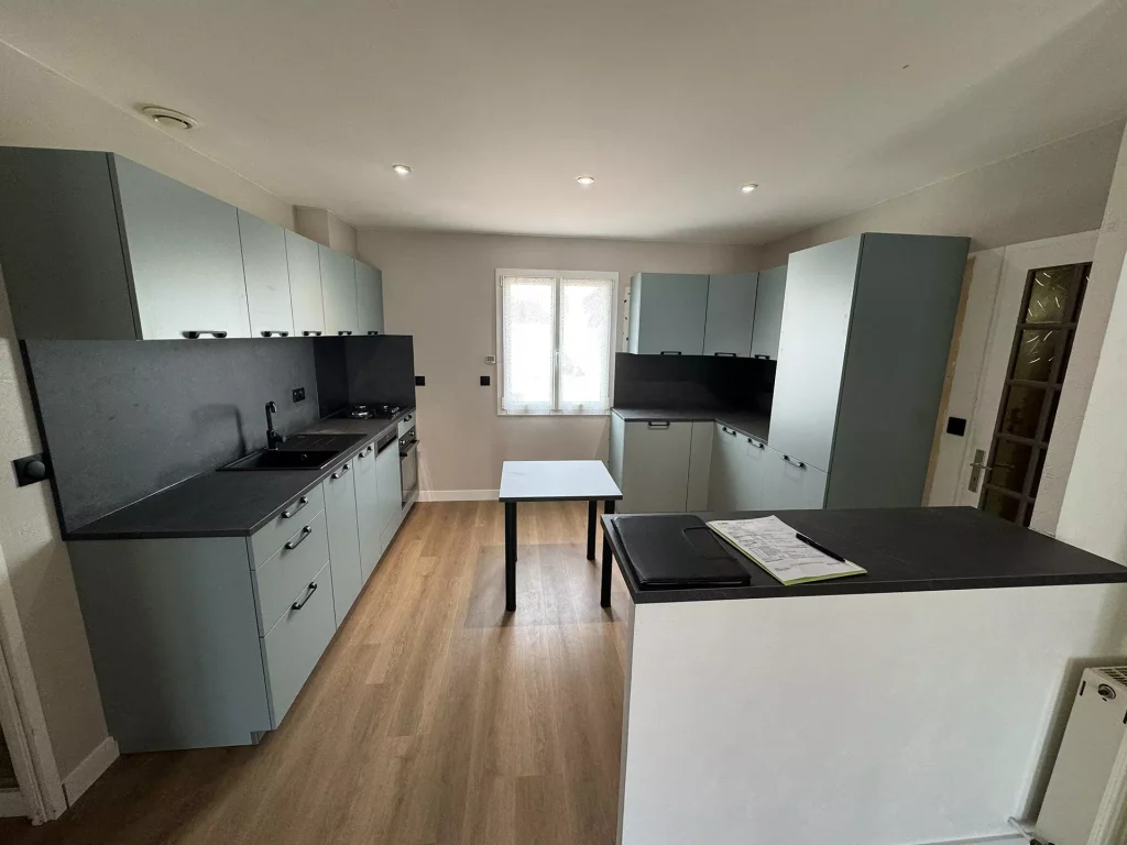 Réalisation d'une menuiserie intérieure par AC2 BOIS, menuisier charpentier à Champagné-les-Marais